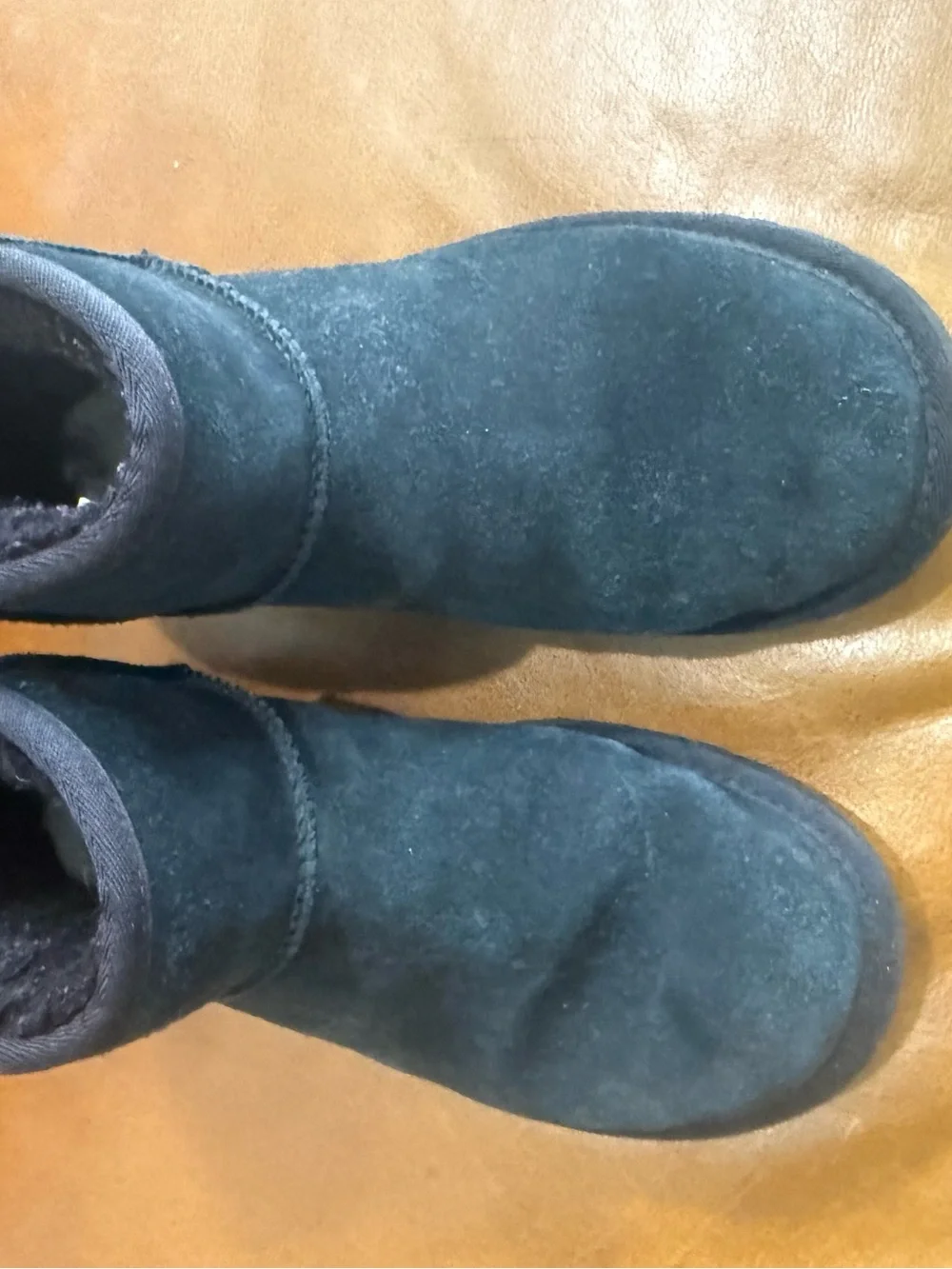 UGG classic mini logo boots